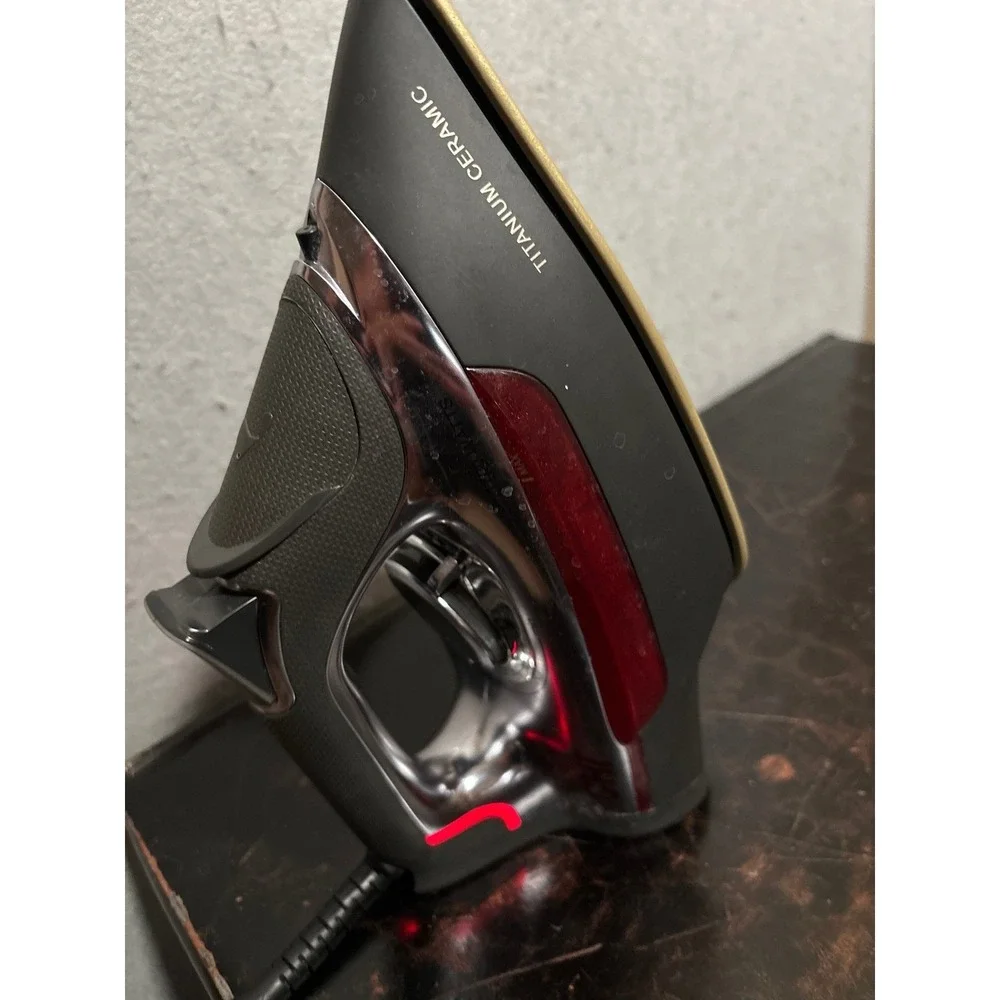 CHI Steam Iron Titanium Infused Ceramic Soleplate 1700 Watts 13101 Tested works